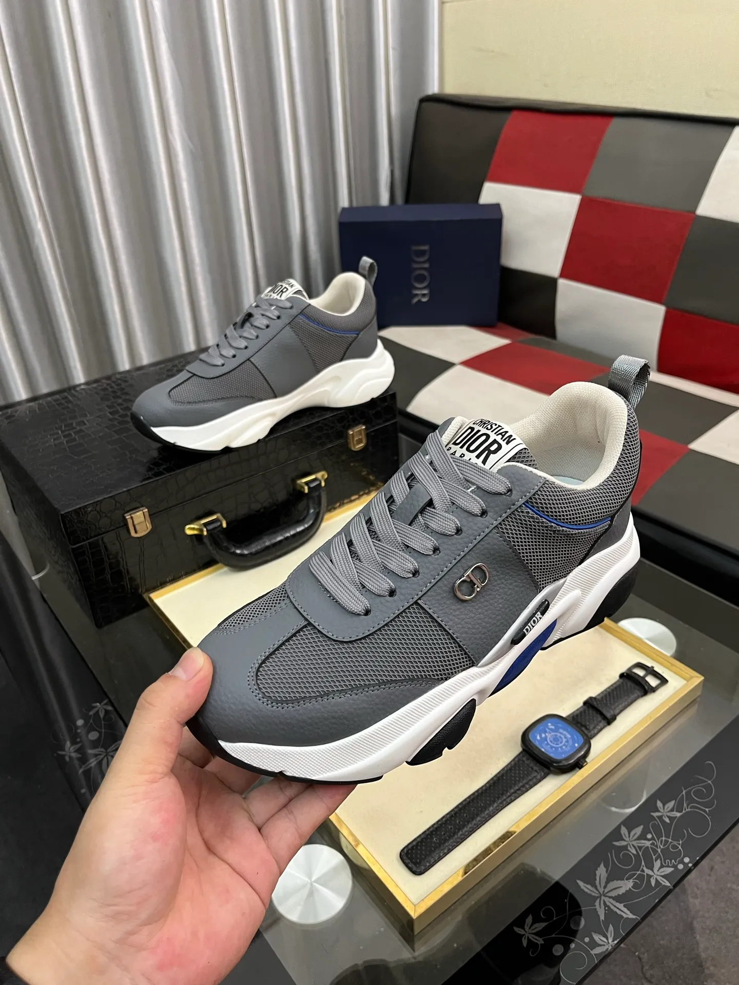 Men's men's shoes💰458⌚️⌚️Dior original quality.~ Unique modern style sneakers. 🏃A must-have casual shoe for trendy men😍😍 Original brand imported from Italy, imported original leather, sheep lining (refuses to discolor and grind feet) Sole: Original sole provided by the original factory, French lazy style design ⚠️Fit to the feet, original quality, super comfortable original sole. Just like shooting the real thing🎬The real thing is better, code number: 38-444⃣️colors available